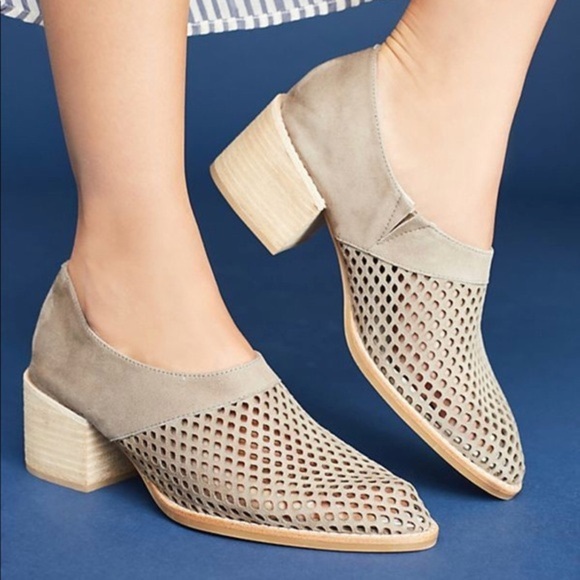 Anthropologie Shoes - Anthropologie Jeffrey Campbell Branwen Tan Leather Cut Out Loafer